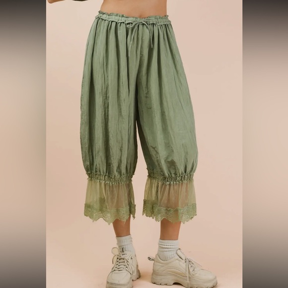 new in Pants - SAGE Lace Trim Barrel Cropped Bloomers